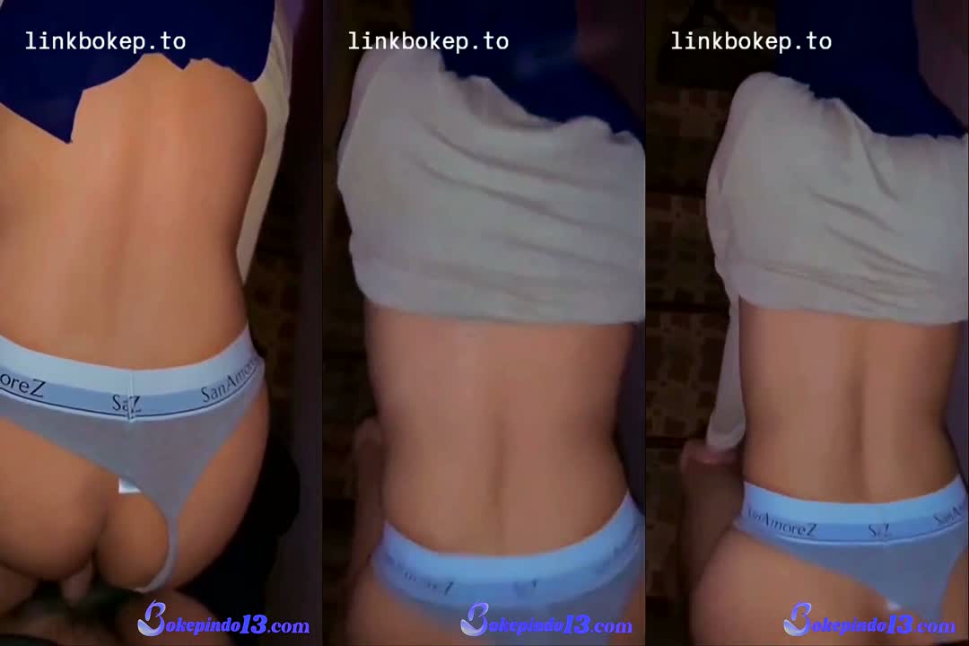 Ngewe Jilbab Uhkty di WC Sekolahan